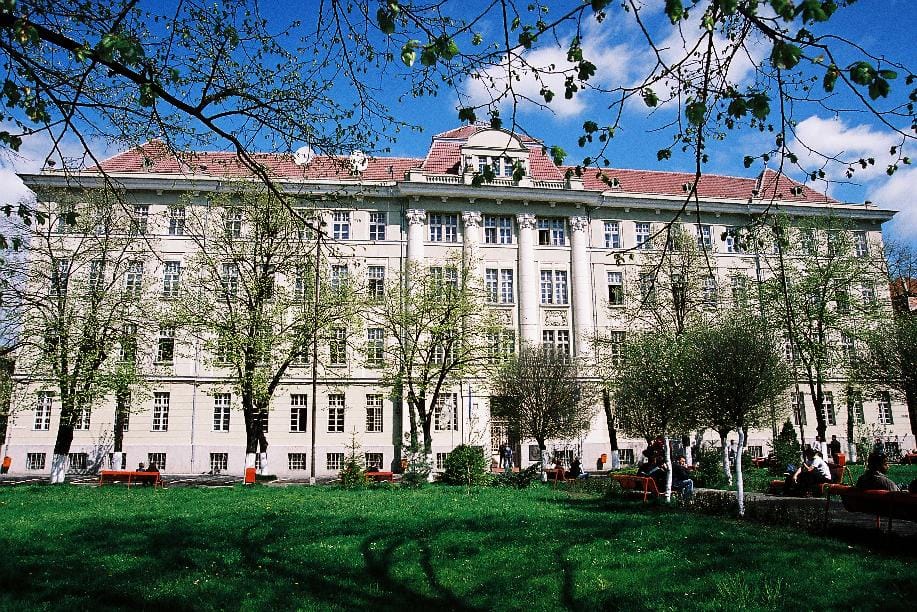 Victor Babeș University of Medicine and Pharmacy building, Timișoara — Photo: Wikimedia Commons